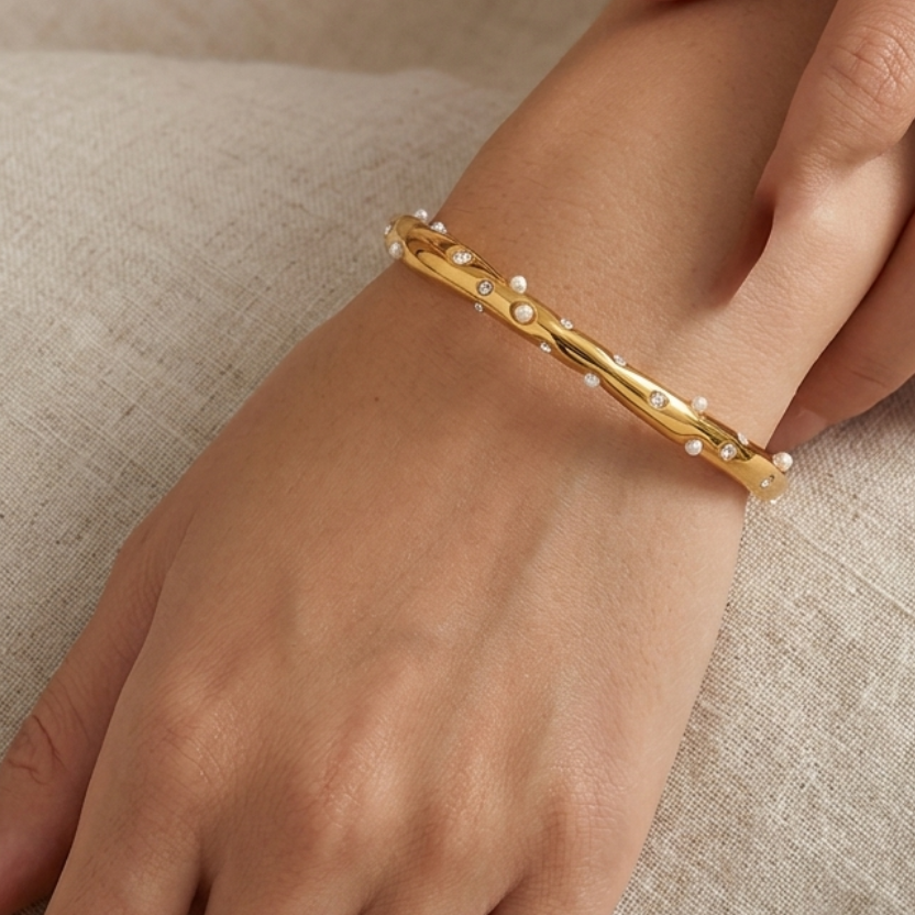 Pearl open Bangle - 18K Gold Plated Stainless Steel