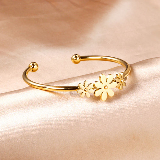 Bracelet Trio Blossom Or — Jonc floral élégant en acier inoxydable
