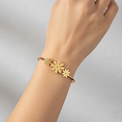 Trio Blossom Gold Bracelet — Elegant Floral Stainless Steel Bangle