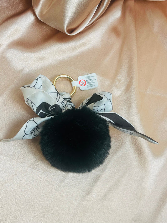 Breloque de sac pompon avec foulard nœud
