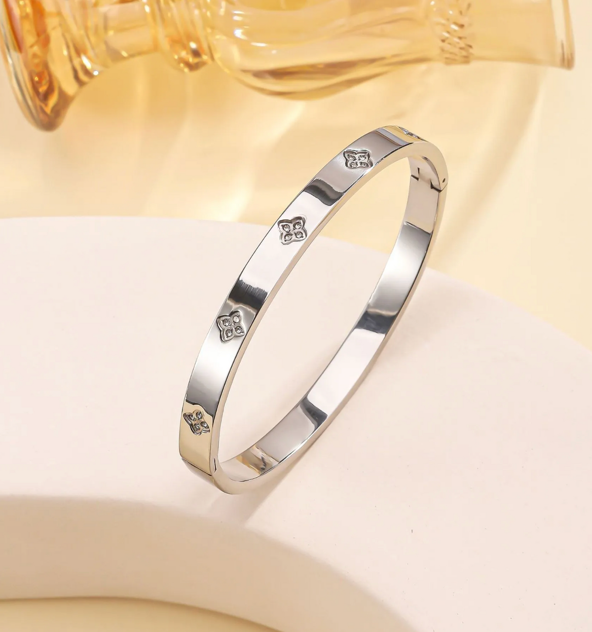Lucky clover Bangle