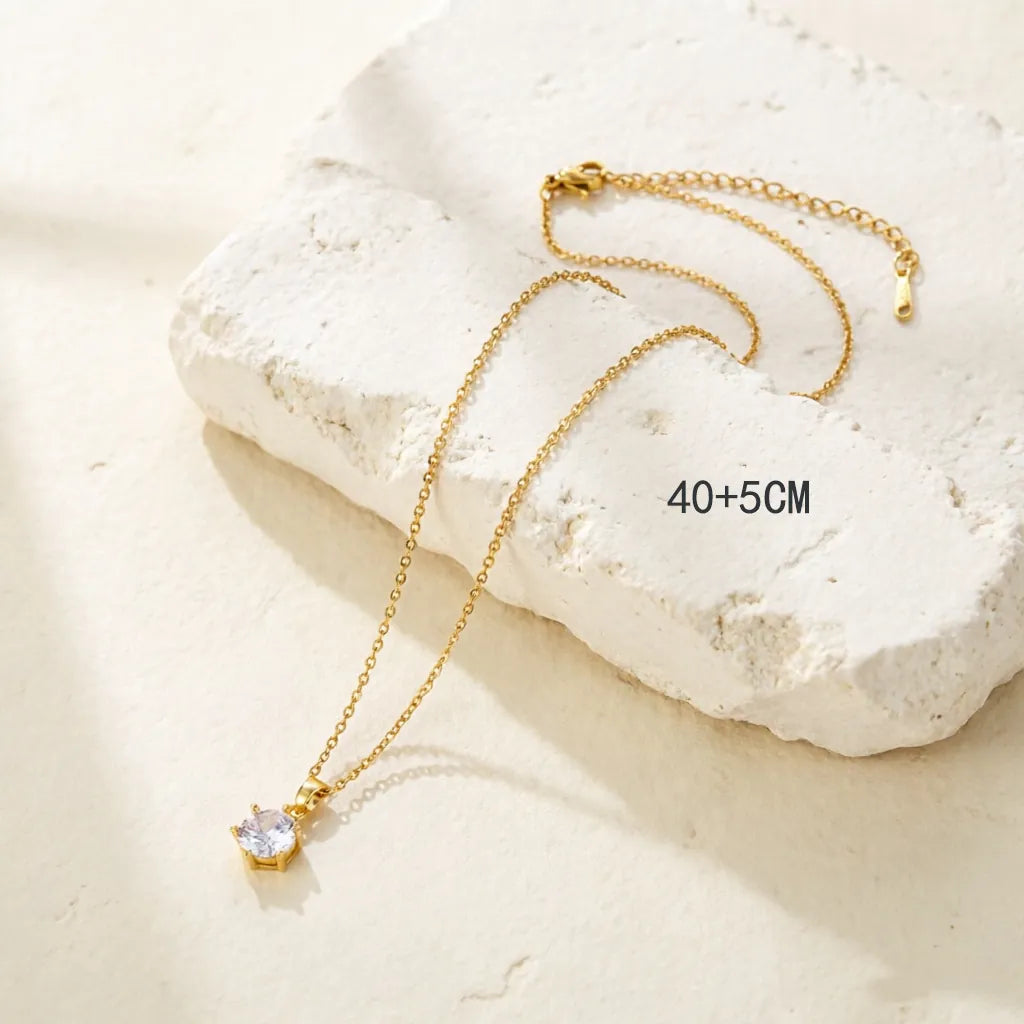 Luxe Solitaire necklace