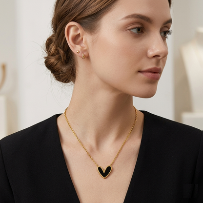 Collier pendentif cœur noir – Acier inoxydable plaqué or 18 carats