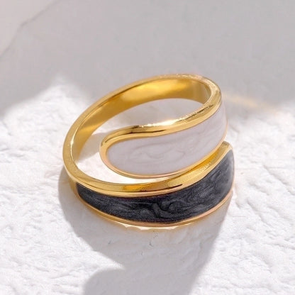 Signature Pearl Black and White Ring