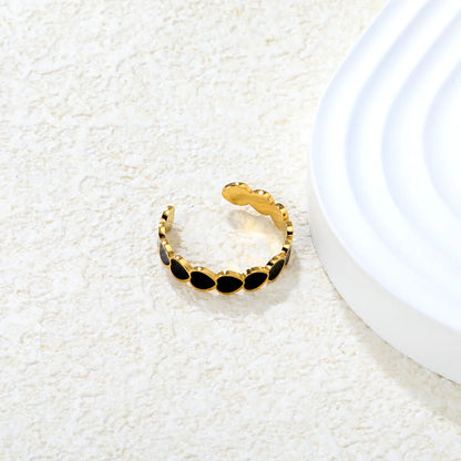 Black heart Ring — 18K Gold Plated
