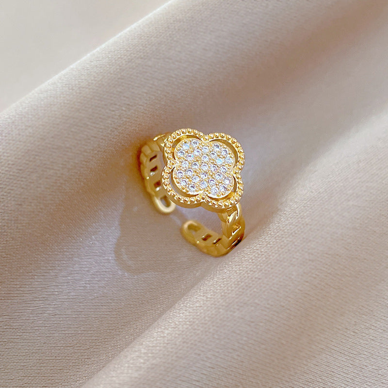 Clover Sparkle Ring