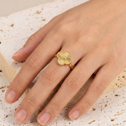 Gold Clover Ring