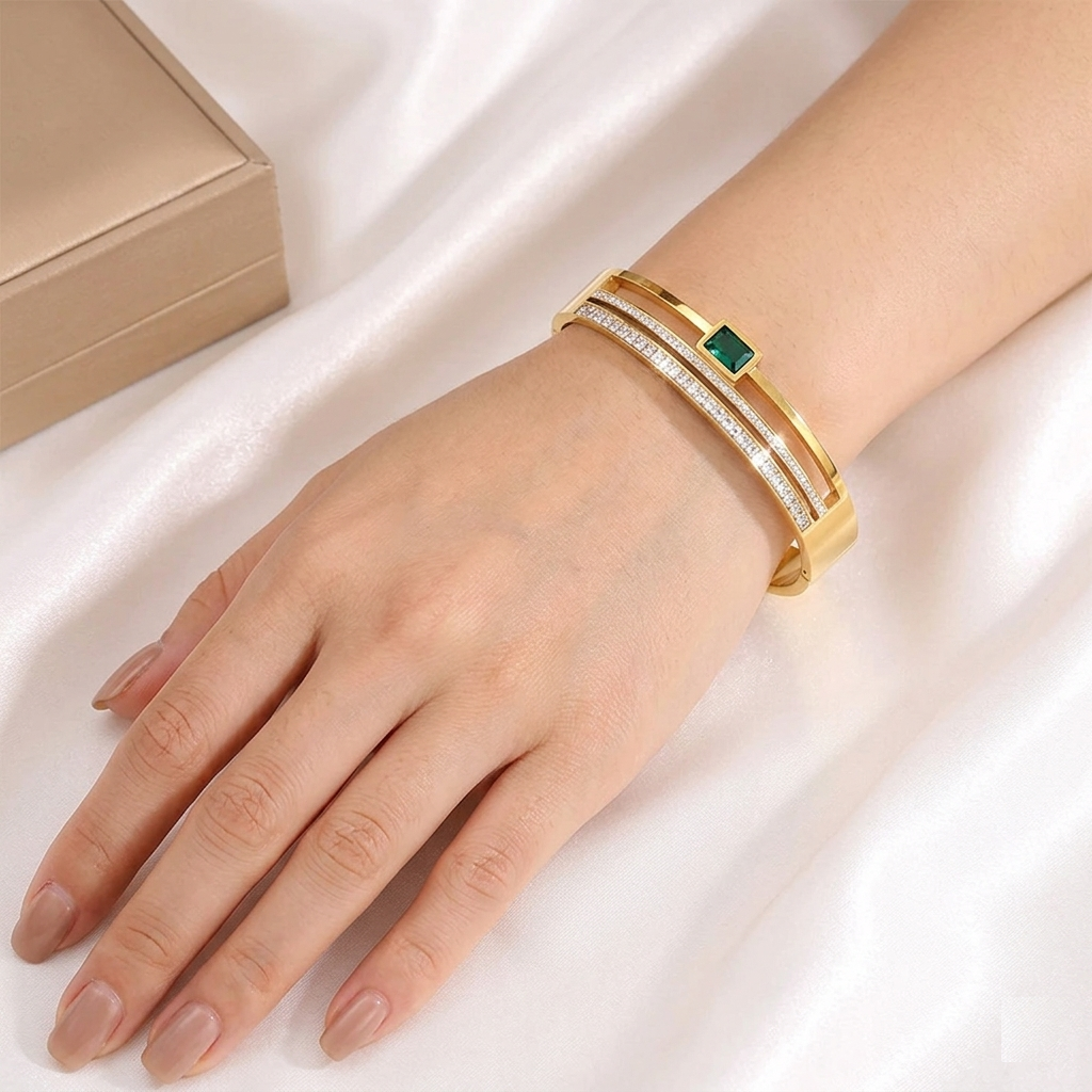 Emerald Luxe Crystal Bangle – 18K Gold Plated Stainless Steel