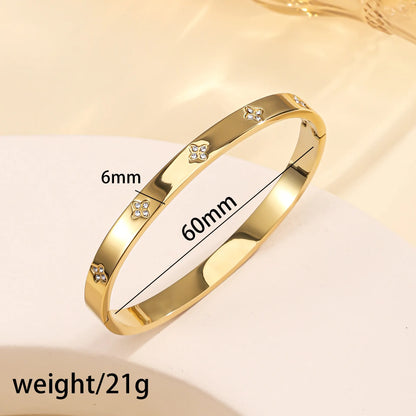 Lucky clover Bangle