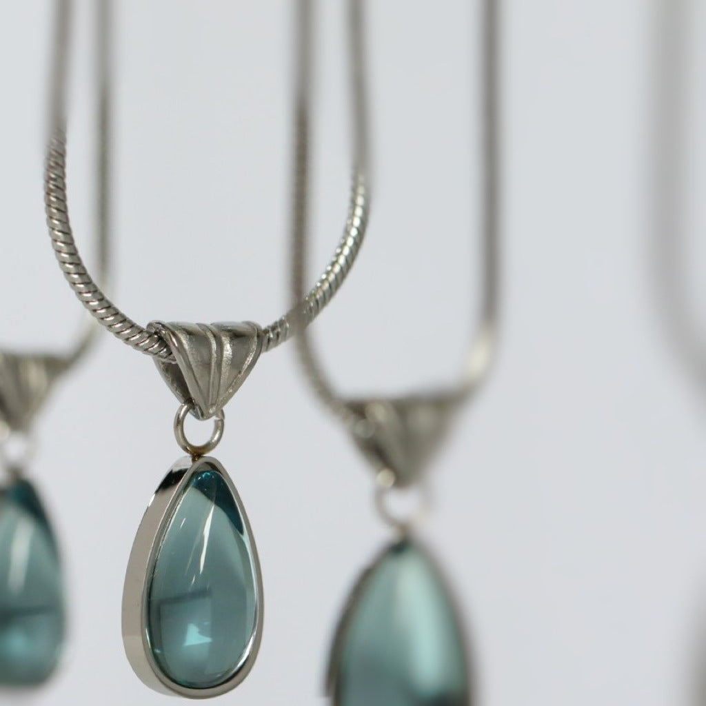 Teardrop Pendant Necklace – Akvira Luxe