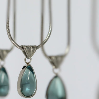 Teardrop Pendant Necklace – Akvira Luxe