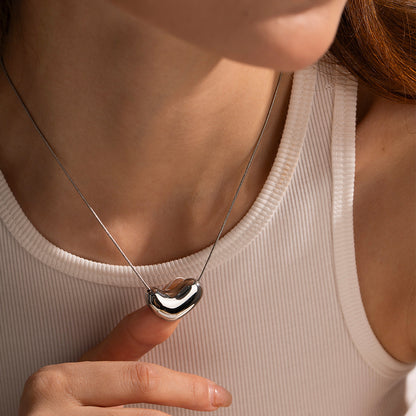 Modern Heart Circle Necklace – 18K Gold Plated Stainless Steel Pendant