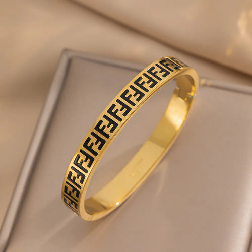 Velora Bangle