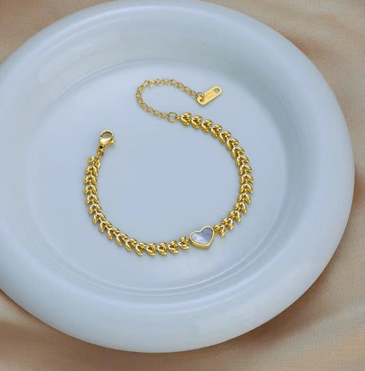 Retro Heart Shell Bracelet